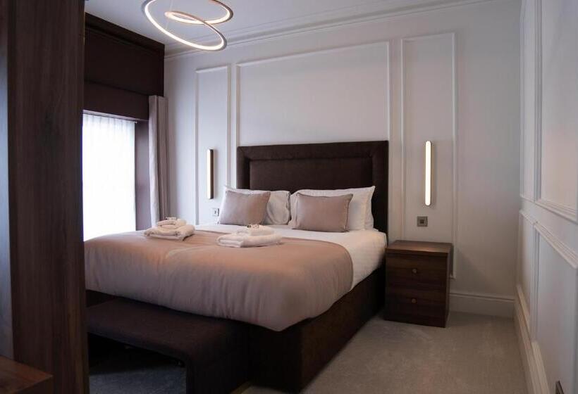 جناح مطلّ علي البحر, The Cae Mor