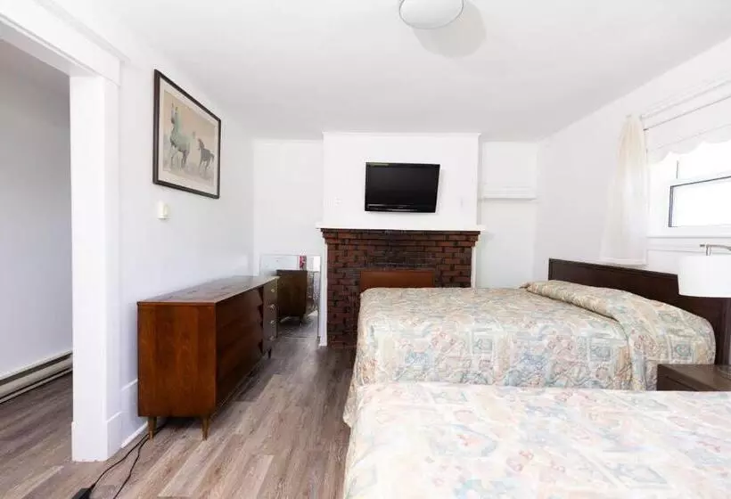 スイート, Hillside Motel