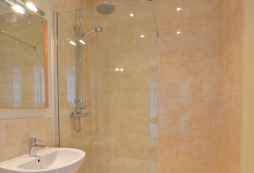 クラシックルーム, Bailey Ground