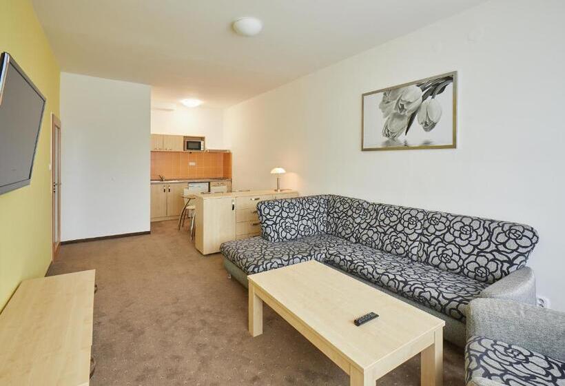 Comfort Suite, Běhounek