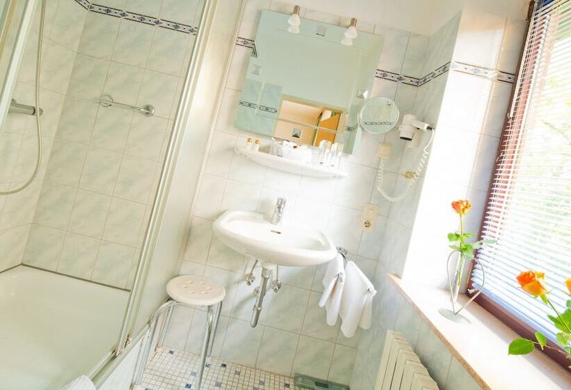 Четырехместный Номер Стандарт, Heidehotel Bockelmann