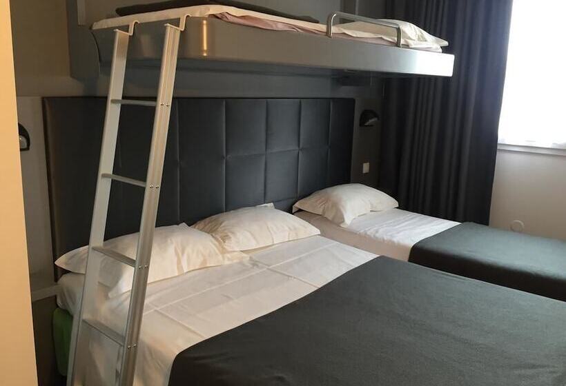 חדר משפחתי, Brit Hotel Marvejols