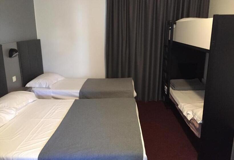 חדר משפחתי, Brit Hotel Marvejols