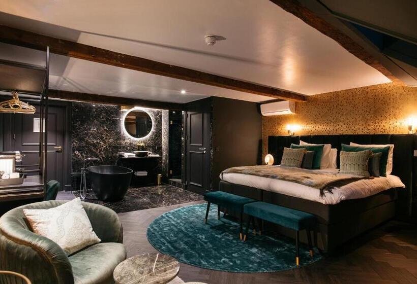 سوییت جونیور, Britannique