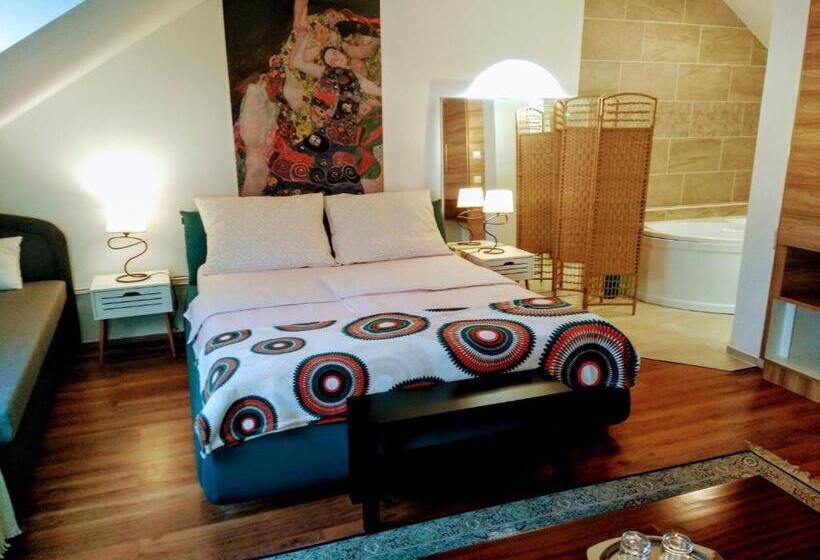 Deluxe Rum, Buda Panzió