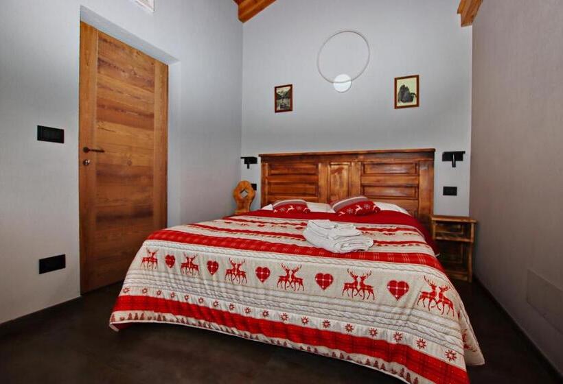 غرفة قياسية مطلة على الجبل, Chacaril