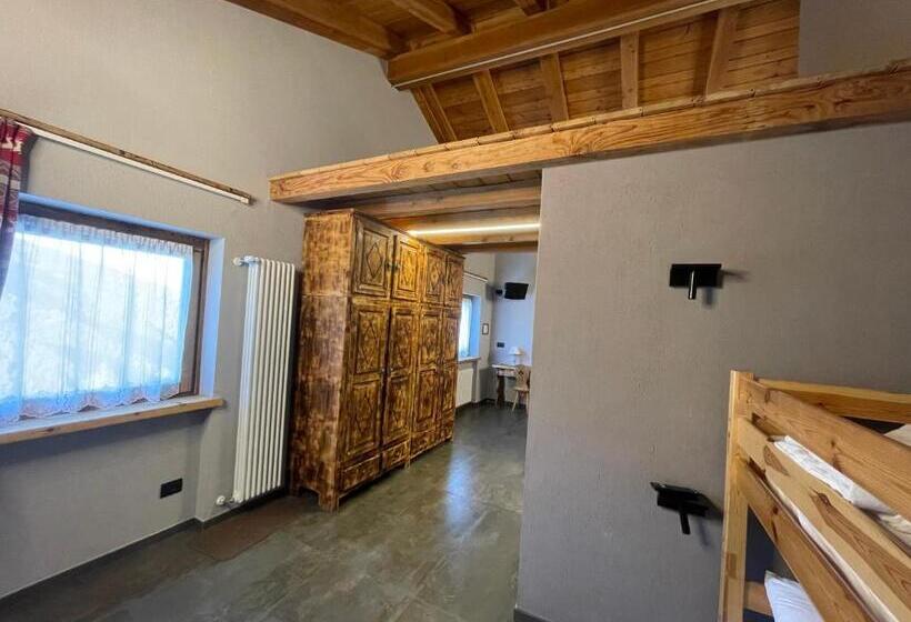 חדר משפחתי נוף להרים, Chacaril