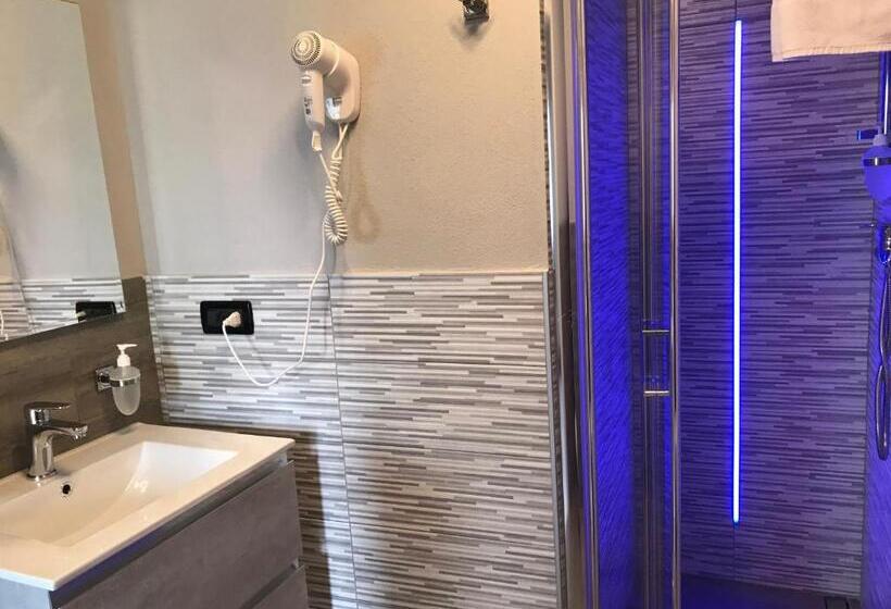 غرفة قياسية مطلة على الجبل, Chacaril