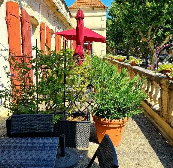 테라스 주니어 스위트, Des Artistes