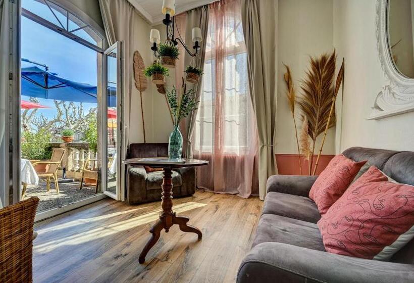 테라스 주니어 스위트, Des Artistes