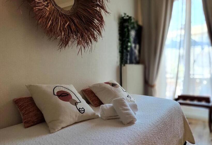 테라스 주니어 스위트, Des Artistes