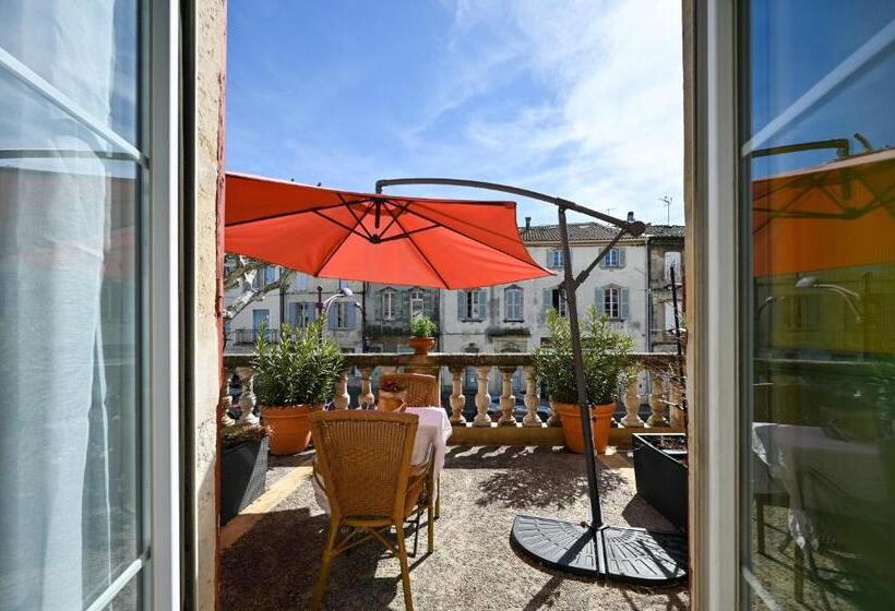 프레스티지 룸, Des Artistes