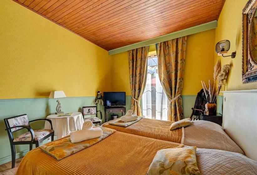 프레스티지 룸, Des Artistes