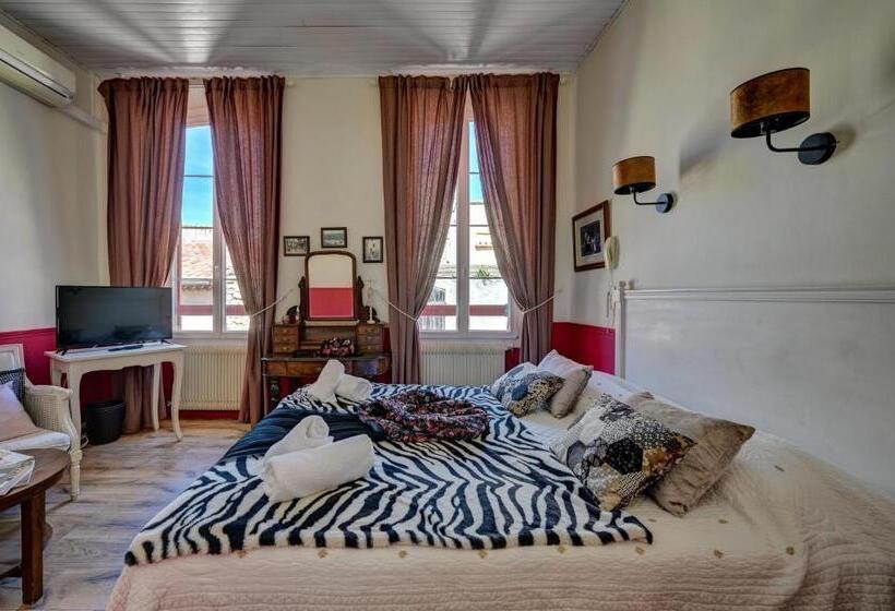 수피리어 룸, Des Artistes