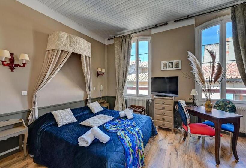 수피리어 트리플 룸, Des Artistes