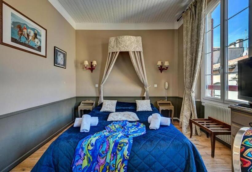 수피리어 트리플 룸, Des Artistes