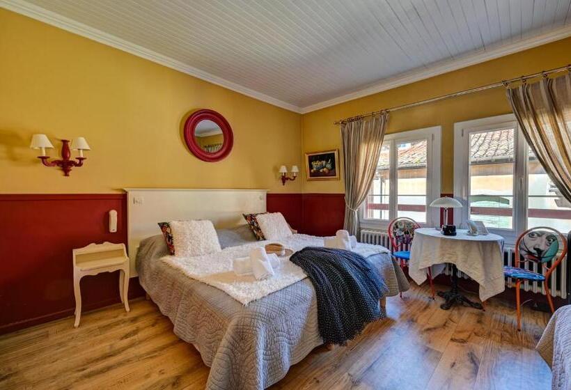 수피리어 트리플 룸, Des Artistes