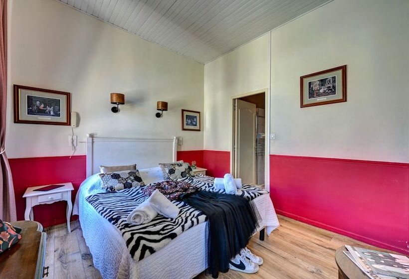 수피리어 룸, Des Artistes