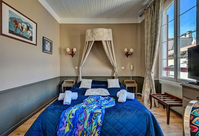 수피리어 트리플 룸, Des Artistes