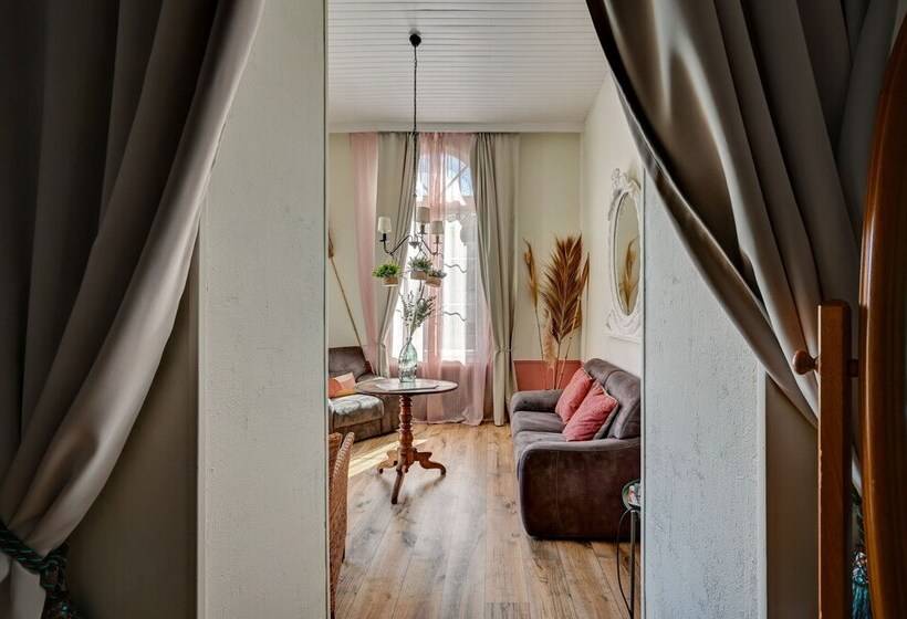 테라스 주니어 스위트, Des Artistes