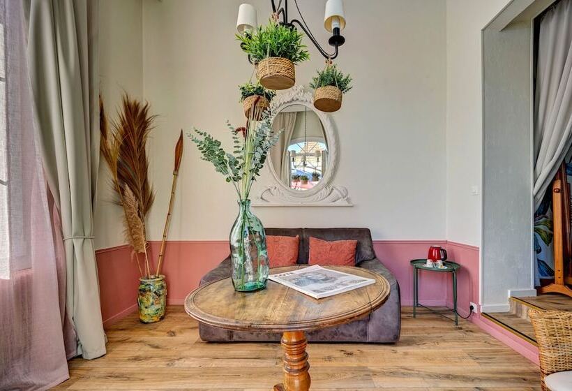 테라스 주니어 스위트, Des Artistes