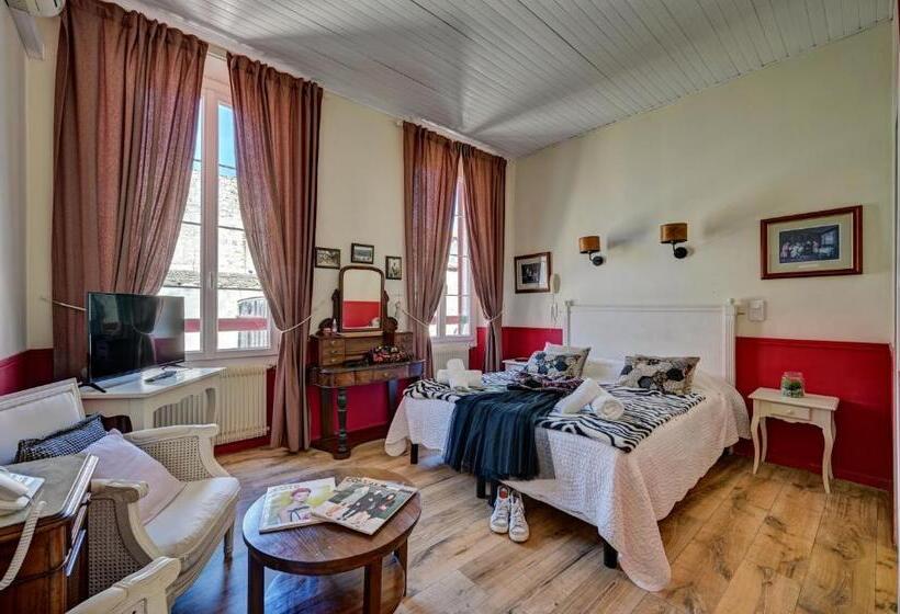 프레스티지 룸, Des Artistes