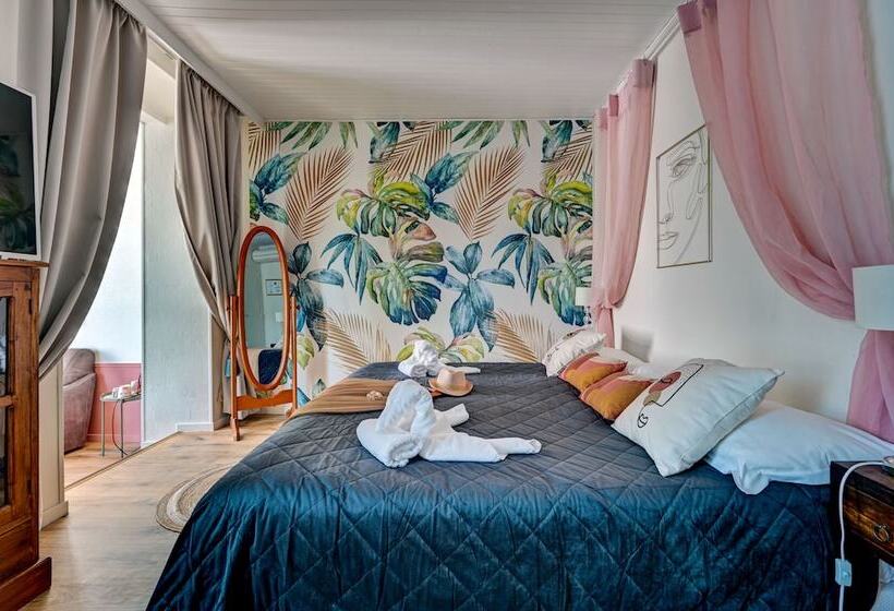 테라스 주니어 스위트, Des Artistes