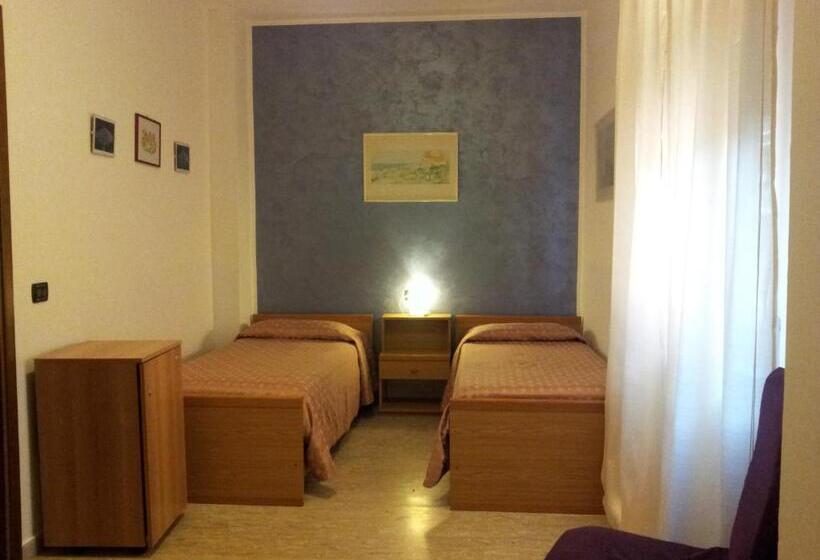 اتاق استاندارد چهارنفره با بالکن, Diavin