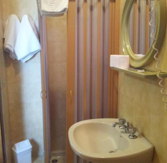 اتاق استاندارد چهارنفره با بالکن, Diavin