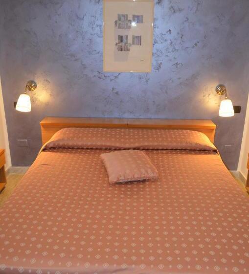 اتاق استاندارد چهارنفره با بالکن, Diavin