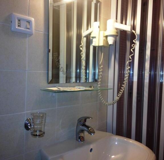 اتاق استاندارد سه تخته با بالکن, Diavin