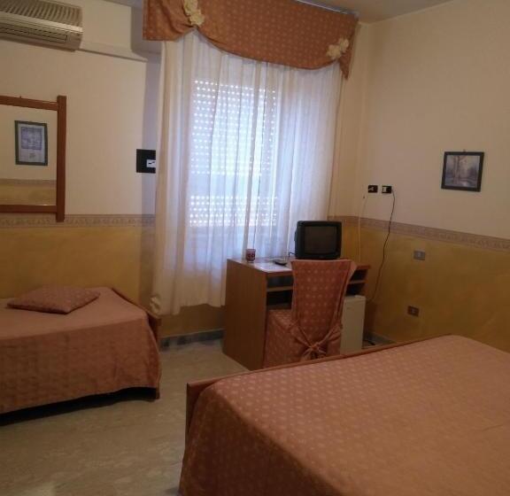 اتاق استاندارد سه تخته با بالکن, Diavin