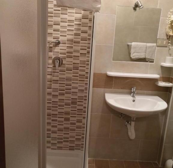 اتاق استاندارد سه تخته با بالکن, Diavin