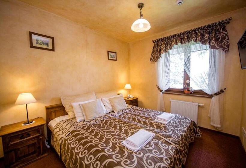 استودیوی استاندارد, Dwor Karolowka