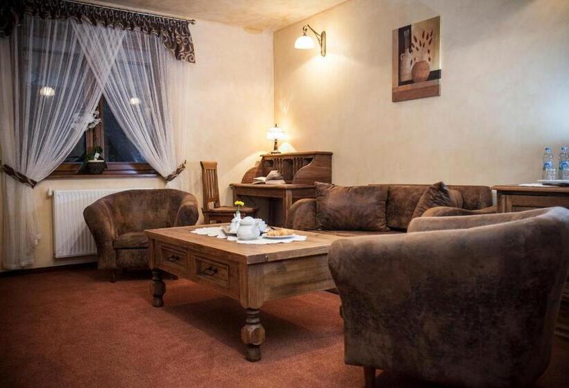 استودیو استاندارد با بالکن, Dwor Karolowka