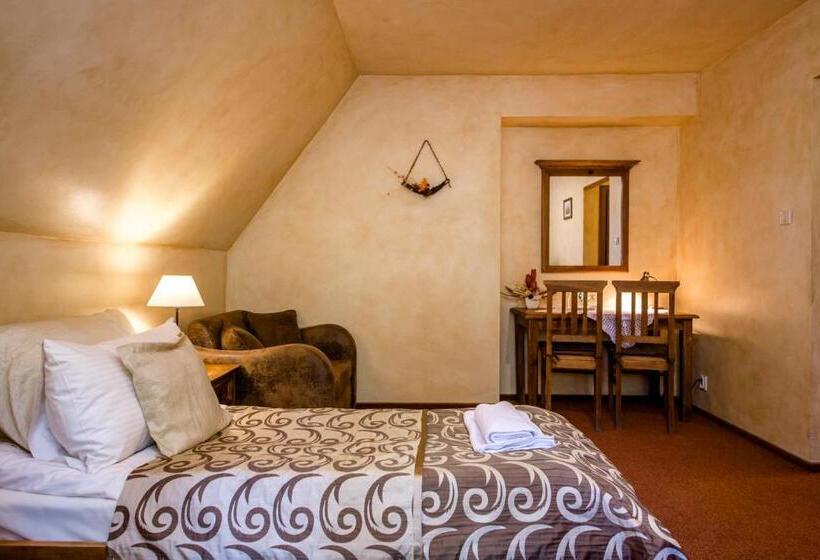 اتاق استاندارد, Dwor Karolowka