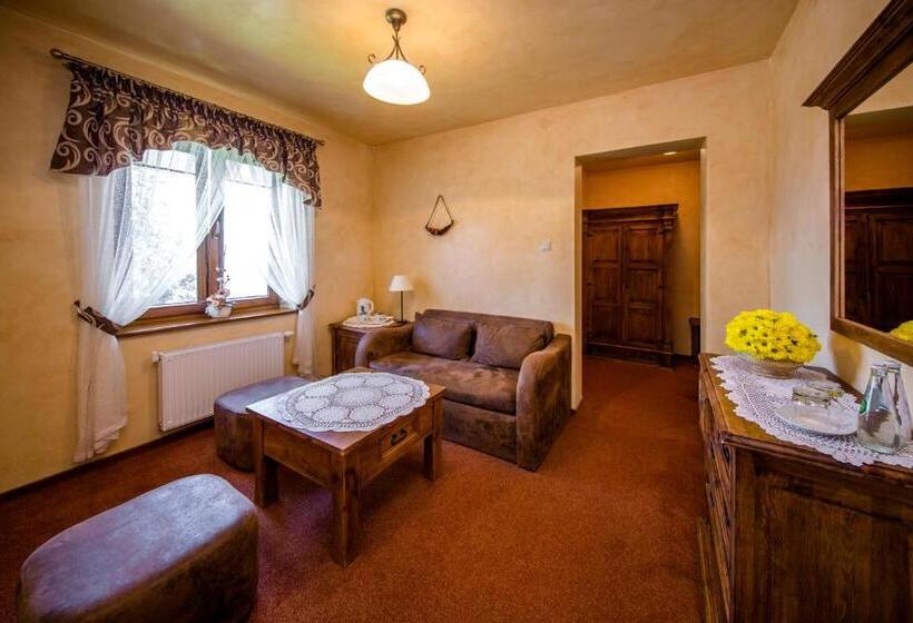 اتاق لوکس, Dwor Karolowka