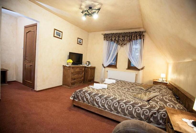 استودیوی استاندارد, Dwor Karolowka