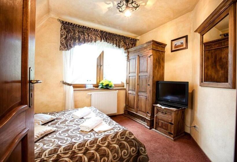 استودیوی استاندارد, Dwor Karolowka