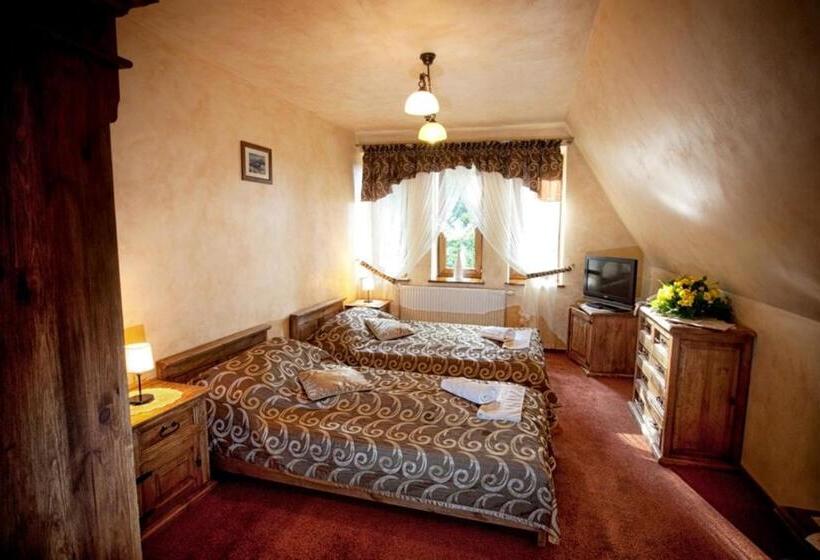 استودیوی استاندارد, Dwor Karolowka