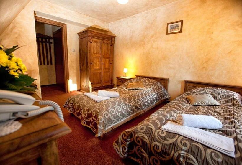 اتاق استاندارد, Dwor Karolowka