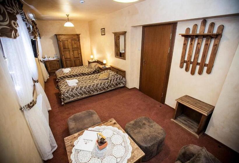 اتاق استاندارد, Dwor Karolowka