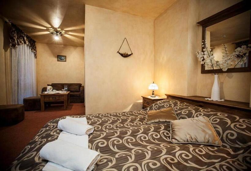 اتاق استاندارد سه تخته با بالکن, Dwor Karolowka