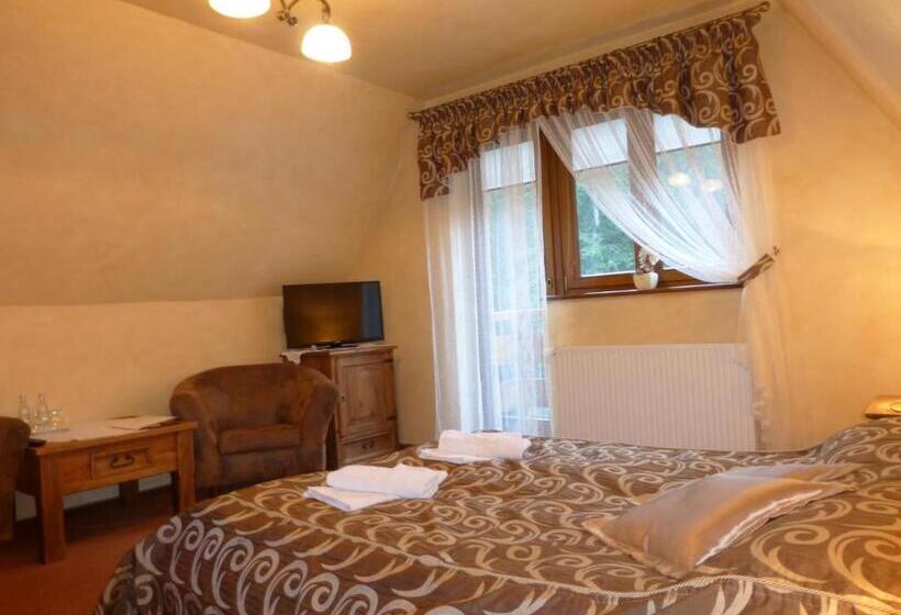 استودیو استاندارد با بالکن, Dwor Karolowka