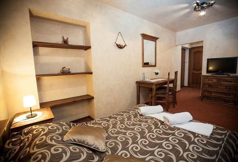 اتاق استاندارد یک نفره, Dwor Karolowka