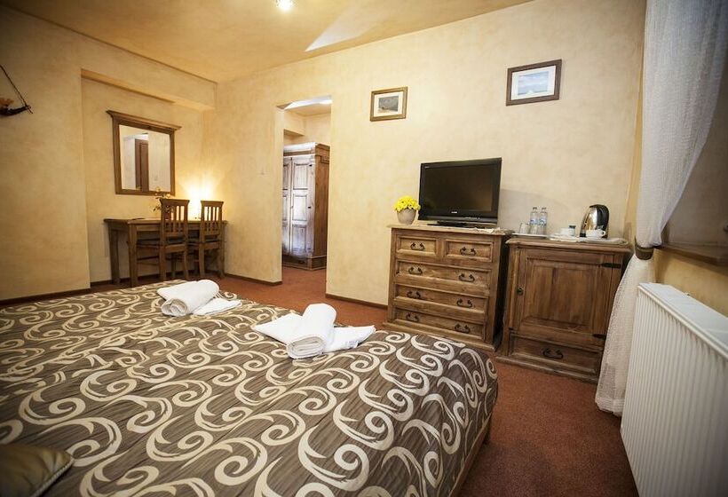 اتاق لوکس, Dwor Karolowka