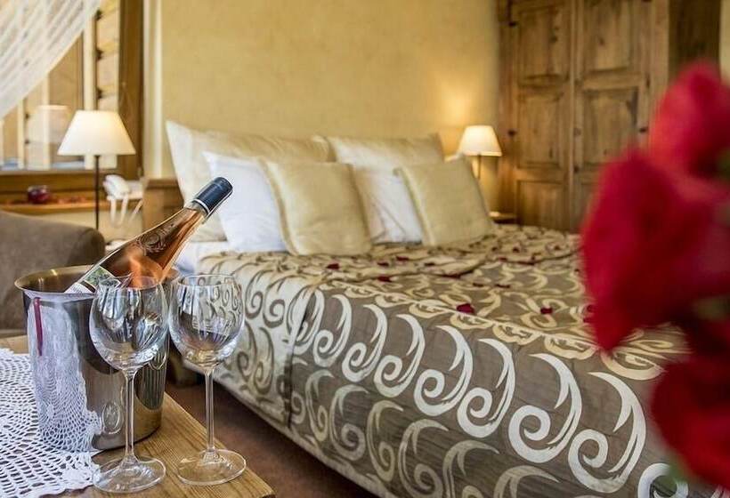 اتاق استاندارد, Dwor Karolowka