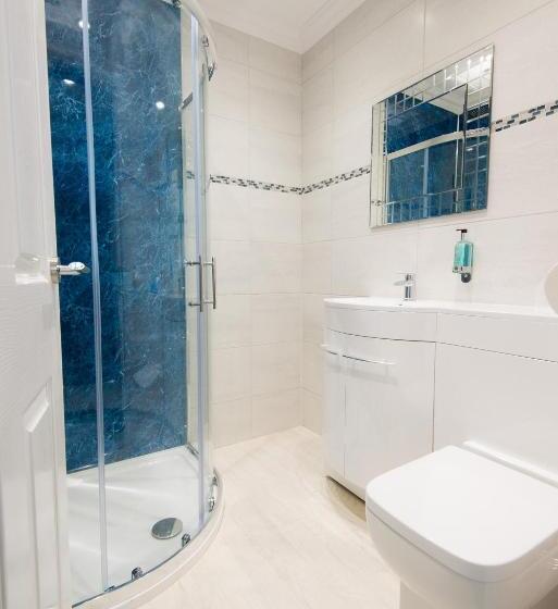 חדר משפחתי, Gwesty Gadlys