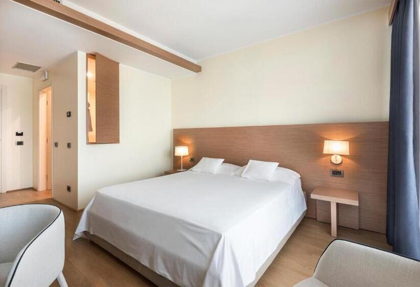 חדר דלוקס נוף לאגם, Il Porticciolo