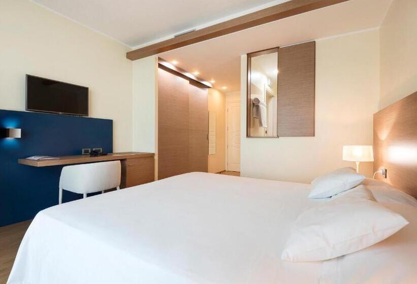 חדר דלוקס נוף לאגם, Il Porticciolo